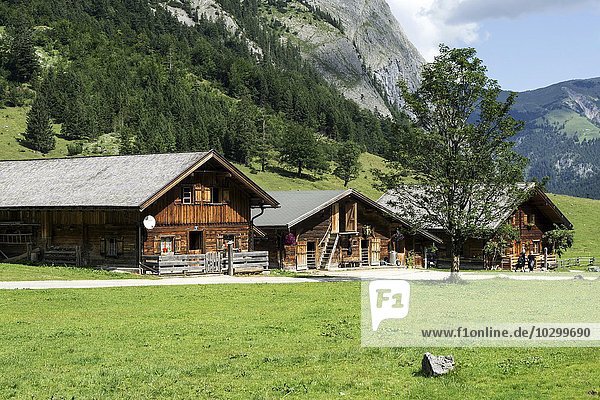 Bauernhäuser  Almhäuser  Almdorf Eng  Eng-Alm  Karwendel  Tirol  Österreich  Europa