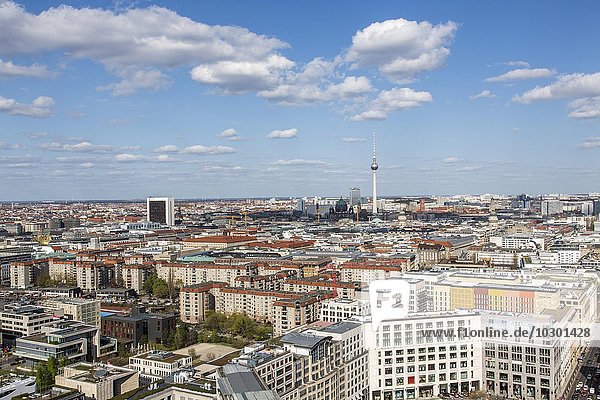 Stadtansicht von Berlin-Mitte  mit dem Fernsehturm  Berlin  Deutschland  Europa