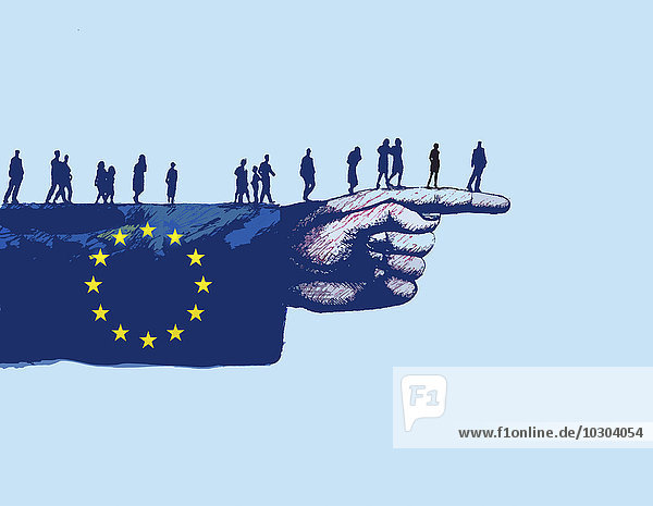 Menschen gehen auf einem Arm mit EU-Flagge zu ausgestrecktem Finger