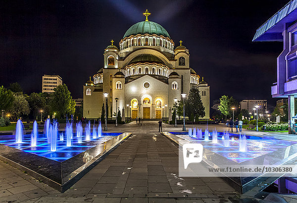 Serbien  Belgrad  Beograd  Sava-Kirche bei Nacht