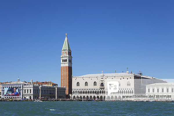 Italien  Venetien  Venedig  Markusplatz mit Dogenpalast und Campanile
