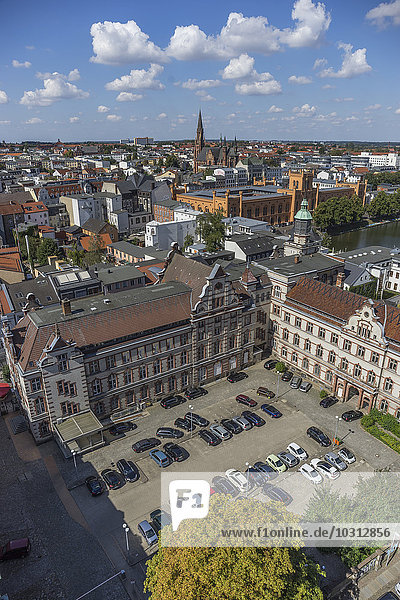 Deutschland Mecklenburg-Vorpommern Schwerin Stadtbild Blick auf alte Post und Arsenal