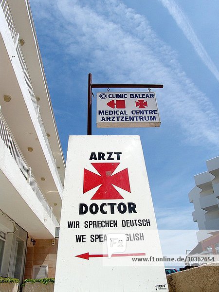 Mallorca : Arztpraxis  mehrsprachig