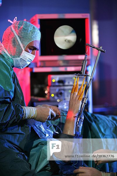 Arthroskopische Operation eines Handgelenks