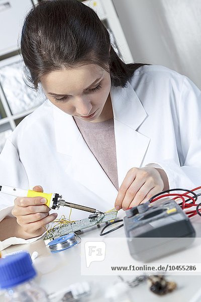Laborant arbeiten Student Elektronik
