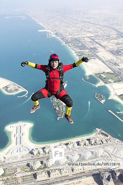 Fallschirmspringerin,  Dubai,  Vereinigte Arabische Emirate,  Arabien,  Asien