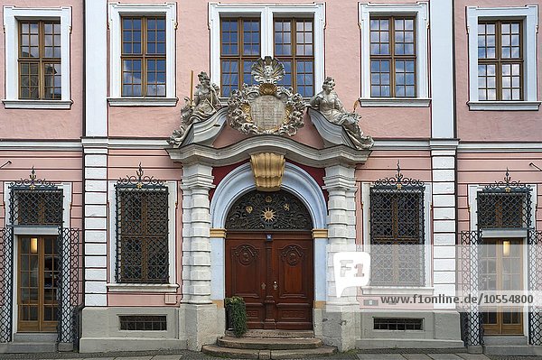 Barockes Eingangsportal der ehemaligen Börse  1706  mit Skulpturen der Justitia und Göttin der Klugheit  heute Hotel  Untermarkt  Görlitz  Oberlausitz  Sachsen  Deutschland  Europa