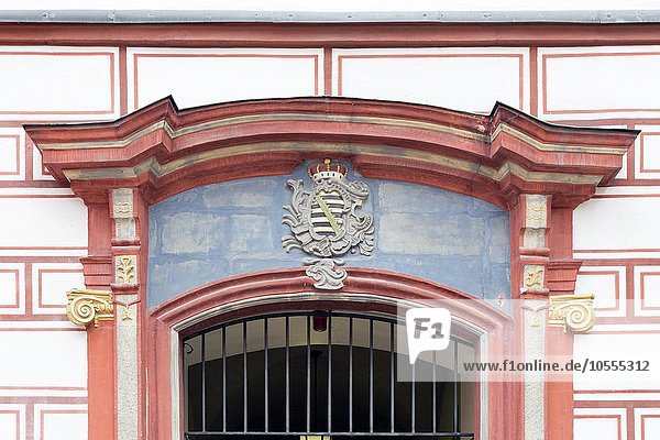 Zierportal mit herzoglichem Wappen  Portal  Detail  Stadthaus  Coburg  Oberfranken  Bayern  Deutschland  Europa