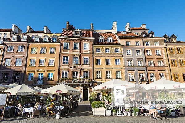 Marktplatz mit vielen Restaurants  Altstadt  Warschau  Masowien  Polen  Europa
