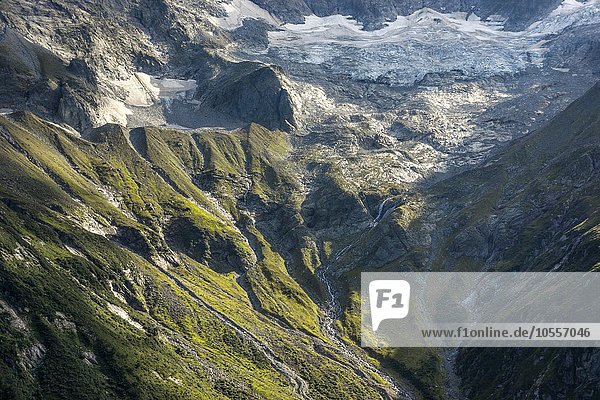 Gebirgslandschaft bei der Kasselerhütte  Ausblick zum Löffler Kees  unterhalb die Gipfel Großer Löffler und Kleiner Löffler  Stilluptal  Zillertal  Tirol  Österreich  Europa