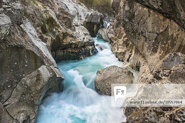 Wildfluss Soca oder So?a Canyon  Soca-Tal  Bovec  Triglav Nationalpark  Slowenien  Europa