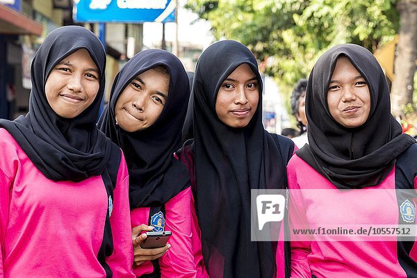 Junge Frauen  muslimisch  Parade am Nationalfeiertag  Klaten  Zentraljava  Insel Java  Indonesien  Asien