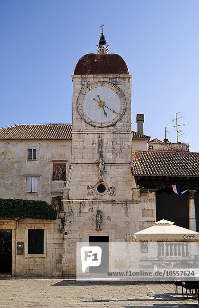 Glockenturm  Trogir  Dalmatien  Kroatien  Europa