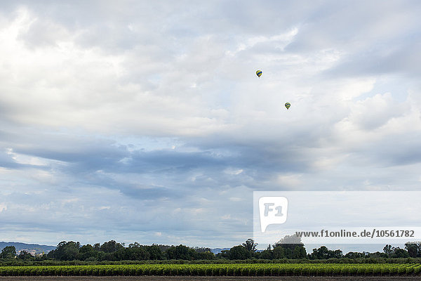 Ländliches Motiv ländliche Motive fliegen fliegt fliegend Flug Flüge Wärme Landschaft über Luftballon Ballon Himmel