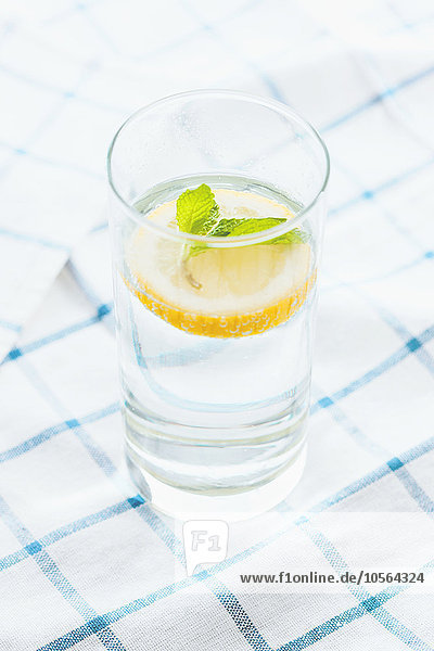 Wasser Glas Close-up Zitrusfrucht Zitrone Gewürz
