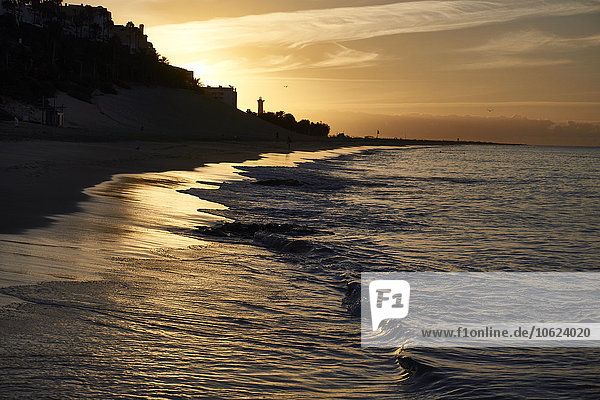 Spanien  Kanarische Inseln  Fuerteventura  Morro Jable  Strand bei Sonnenuntergang