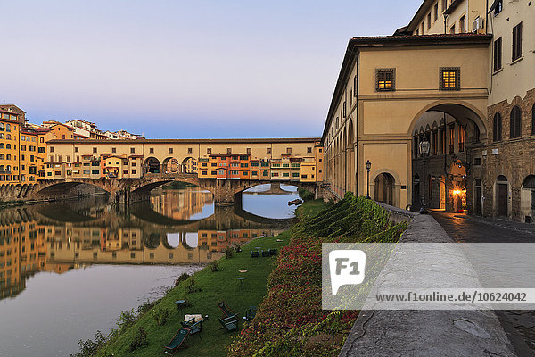 Italien  Florenz  Arno und Ponte Vecchio