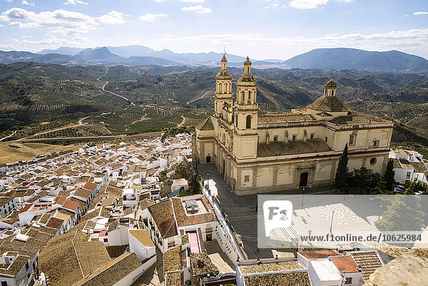 Spanien  Andalusien  Cadiz  Olvera  Dorf mit Kirche Nuestra Senora de la Encarnacion