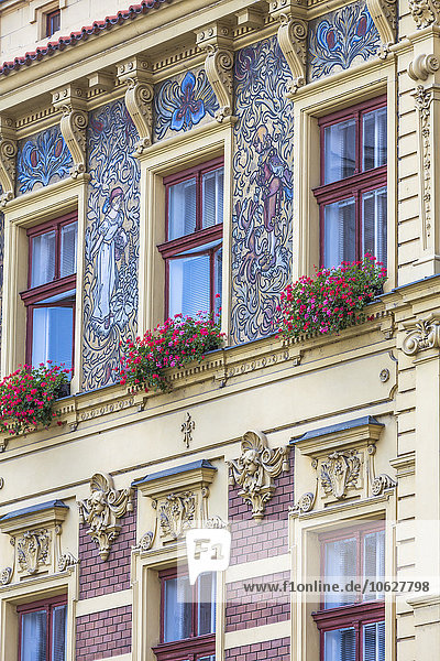 Tschechien  Pilsen  Teil der Hausfassade mit Stuck und Sgraffito