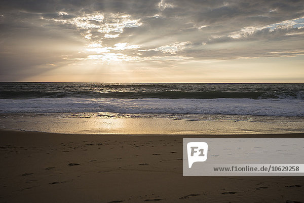 Frankreich  Lacanau Ocean  Strand bei Sonnenuntergang