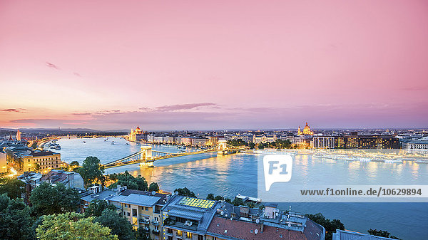 Ungarn  Budapest  Blick über Pest von Buda  Panorama