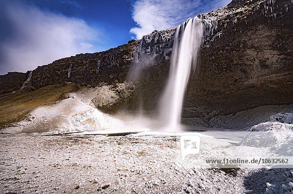 Island  gefrorener Seljalandsfoss Wasserfall