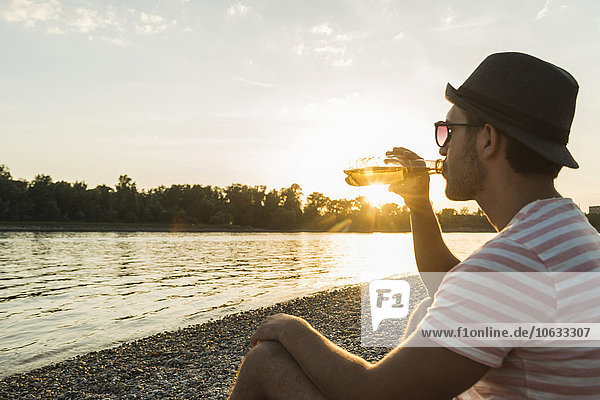 Abend,Abenddämmerung,Alkohol,Ausflug,Baden-Württemberg,Bart