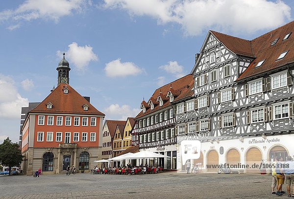 Rathaus mit Dr. Palmscher Apotheke  Marktplatz  Schorndorf  Baden-Württemberg  Deutschland  Europa
