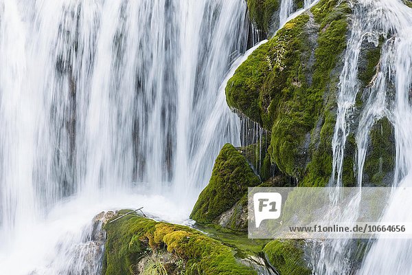 Pfeilbambussee  Wasserfall  Jiuzhaigou-Nationalpark  Provinz Sichuan  China  Asien