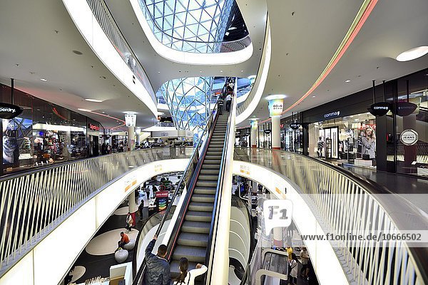 Langste Freischwebende Rolltreppe Europas Einkaufszentrum Myzeil Architekt Massimiliano Fuksas Palais Quartier Frankfurt Am Main Hessen Deutschland