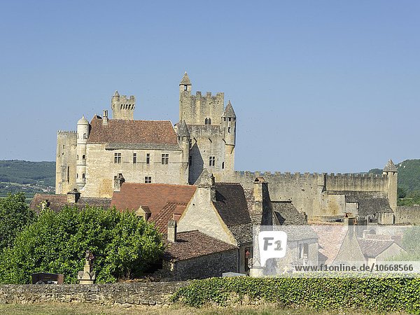 Burg Beynac  Beynac-et-Cazenac  Dordogne  Aquitaine  Frankreich  Europa