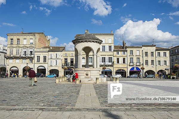 Hauptplatz  Place Abel Surchamp  Libourne  Département Gironde  Frankreich  Europa