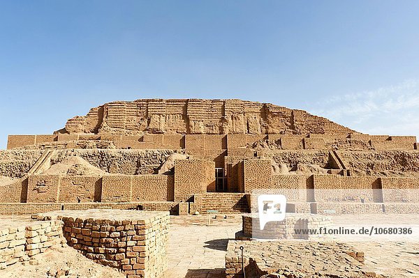 Mittel-elamitische Residenzstadt mit Zikkurat  mesopotamischer Tempelturm  Tschogha Zanbil  antik Dur-Untasch  UNESCO Weltkulturerbe  Provinz Chuzestan  Iran
