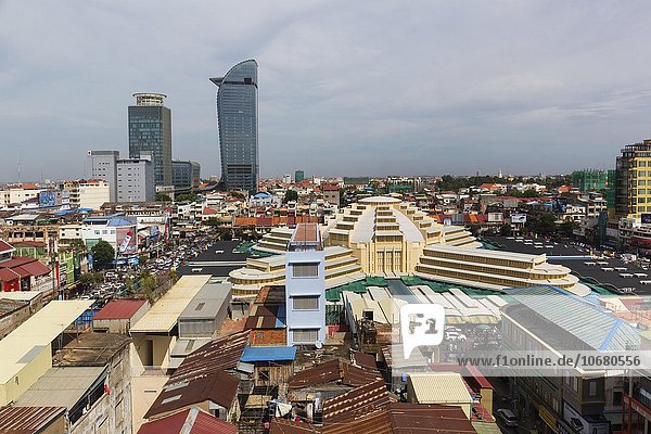 Stadtansicht  Sorya Einkaufszentrum mit Canadia Bank und Vattanac Capital Tower  188 m  Zentralmarkt oder Phsar Thmei  Phnom Penh  Kambodscha  Asien