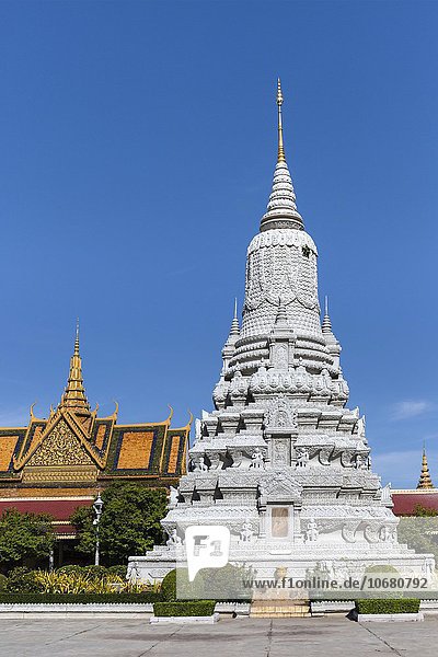 Phochani Pavilon und Stupa für König Norodom  Silberpagode  Königspalast  Phnom Penh  Kambodscha  Asien