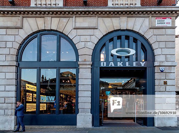 Der Oakley Store  Covent Garden  London  Großbritannien.