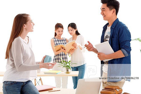 Mensch Menschen Klassenzimmer jung