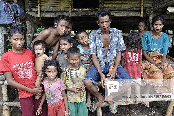 Indonesien  Insel Sumba  einheimische Familie