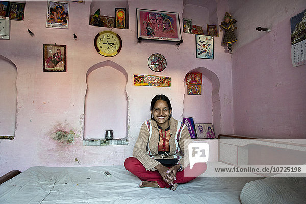 Indien  Rajasthan  Mandawa  junge Frau