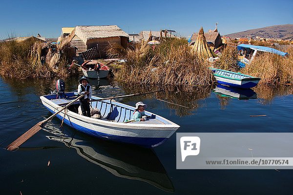 Boot Isla Flotantes Titicacasee Puno Peru Südamerika