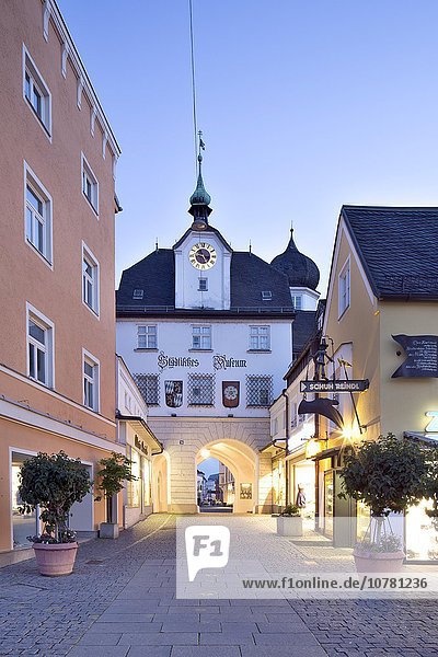 Städtisches Museum und Heimatmuseum im Mittertor der mittelalterlichen Stadtbefestigung,  Rosenheim,  Oberbayern,  Bayern,  Deutschland,  Europa