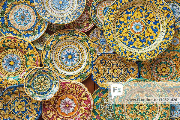 Traditionelle handbemalte Teller Sizilien Italien