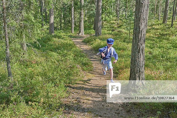 Kleidung Junge - Person rennen Wald Retro