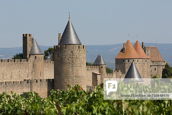 Die mittelalterliche Stadtmauer von Carcassonne  UNESCO-Weltkulturerbe  Languedoc-Roussillon  Frankreich  Europa