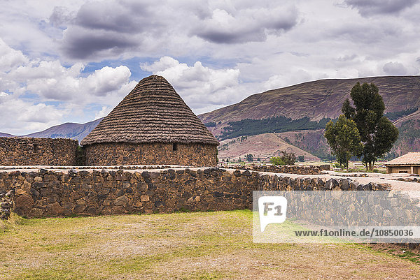 Raqchi Inka-Ruinen  eine archäologische Stätte in der Region Cusco  Peru  Südamerika