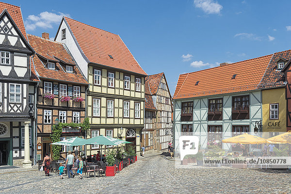 Platz mit Fachwerkhäusern  Quedlinburg  UNESCO-Welterbe  Harz  Sachsen-Anhalt  Deutschland  Europa