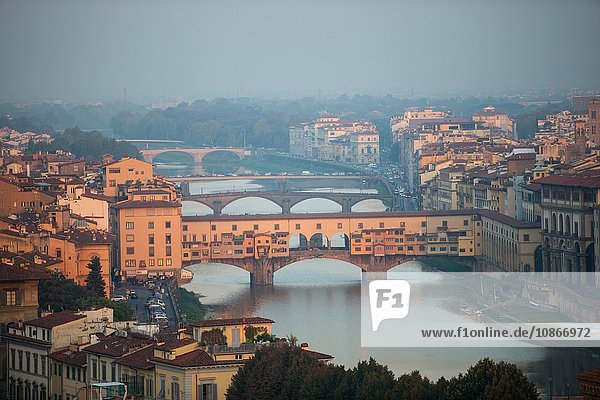 Luftaufnahme der Brücken von Florenz