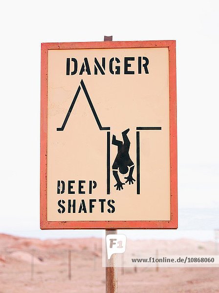 Warnschild für Bergleute in Coober Pedy Südaustralien Australien
