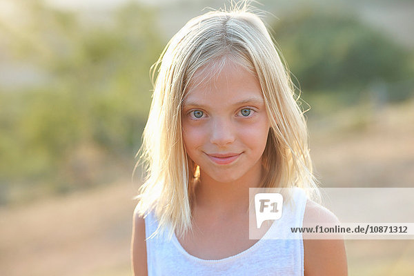 Porträt eines blonden  blauäugigen Mädchens  Buonconvento  Toskana  Italien