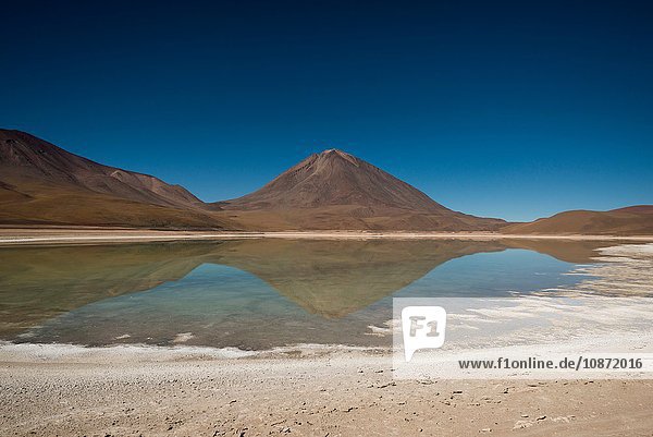Laguna Verde  Eduardo Avaroa Andean Fauna National Reserve  Bolivia  South America